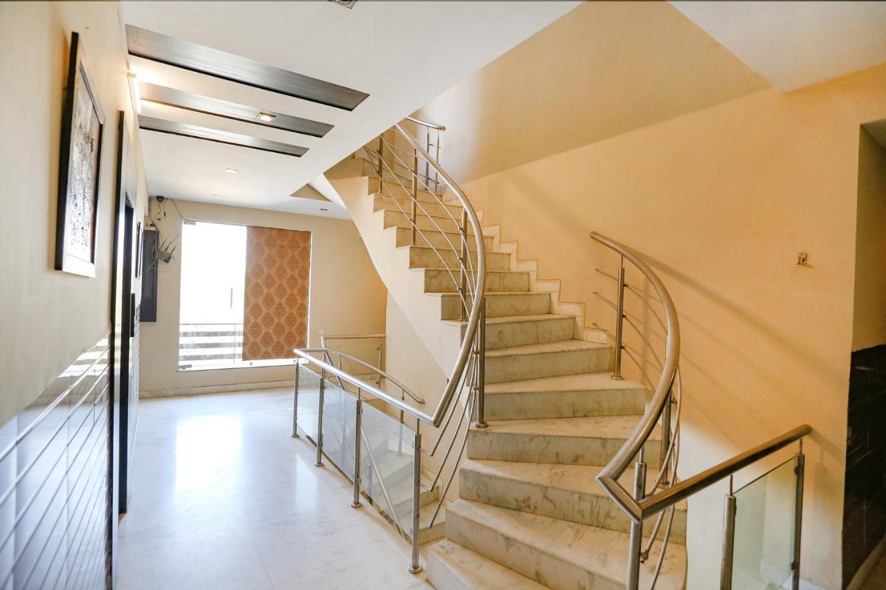 Fabhotel Posh Classic Gurgaon Eksteriør billede