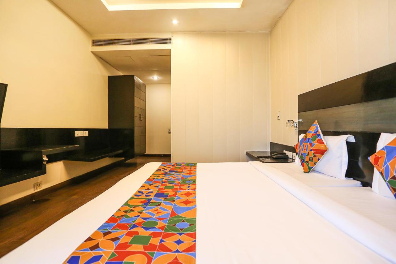 Fabhotel Posh Classic Gurgaon Eksteriør billede