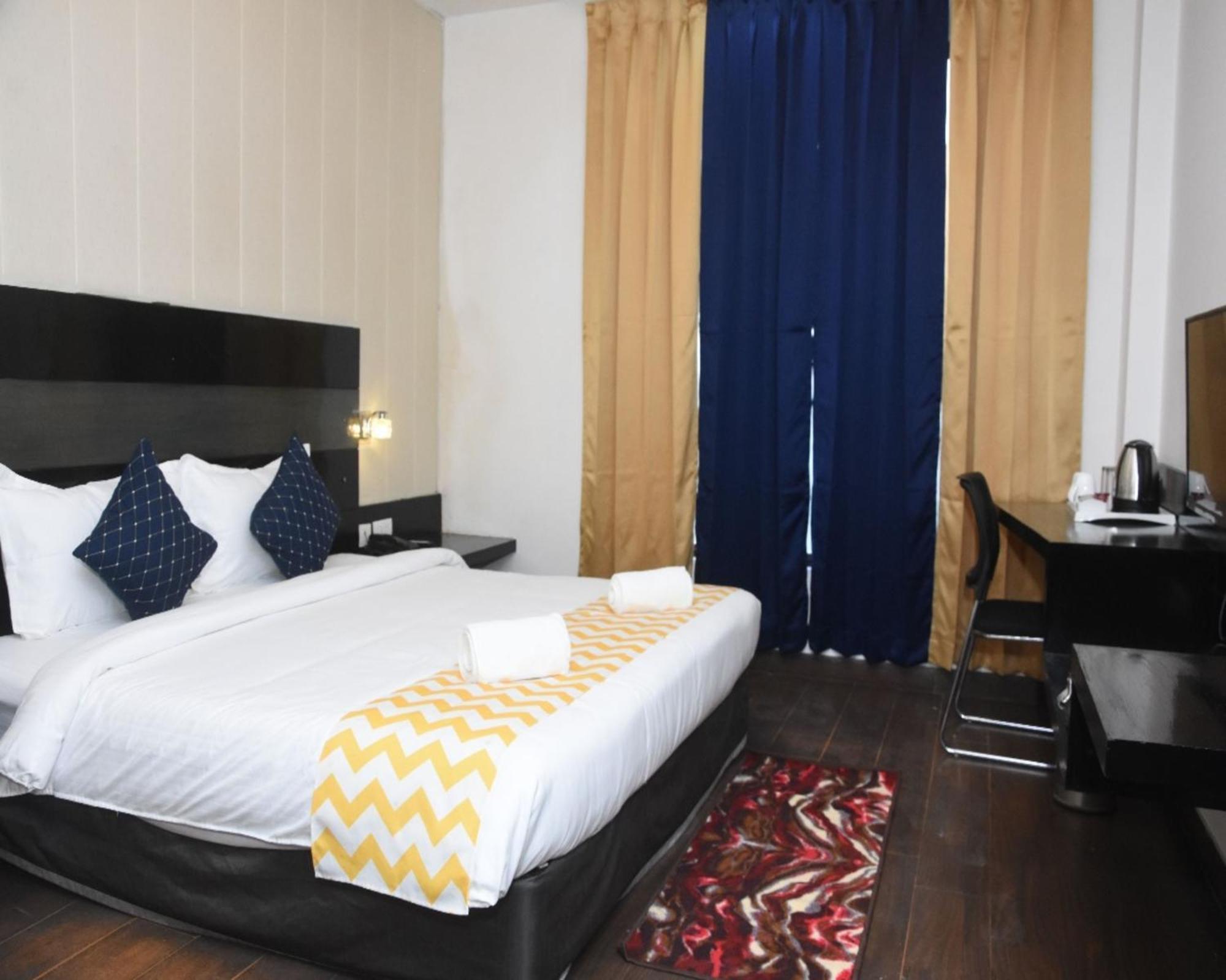 Fabhotel Posh Classic Gurgaon Eksteriør billede