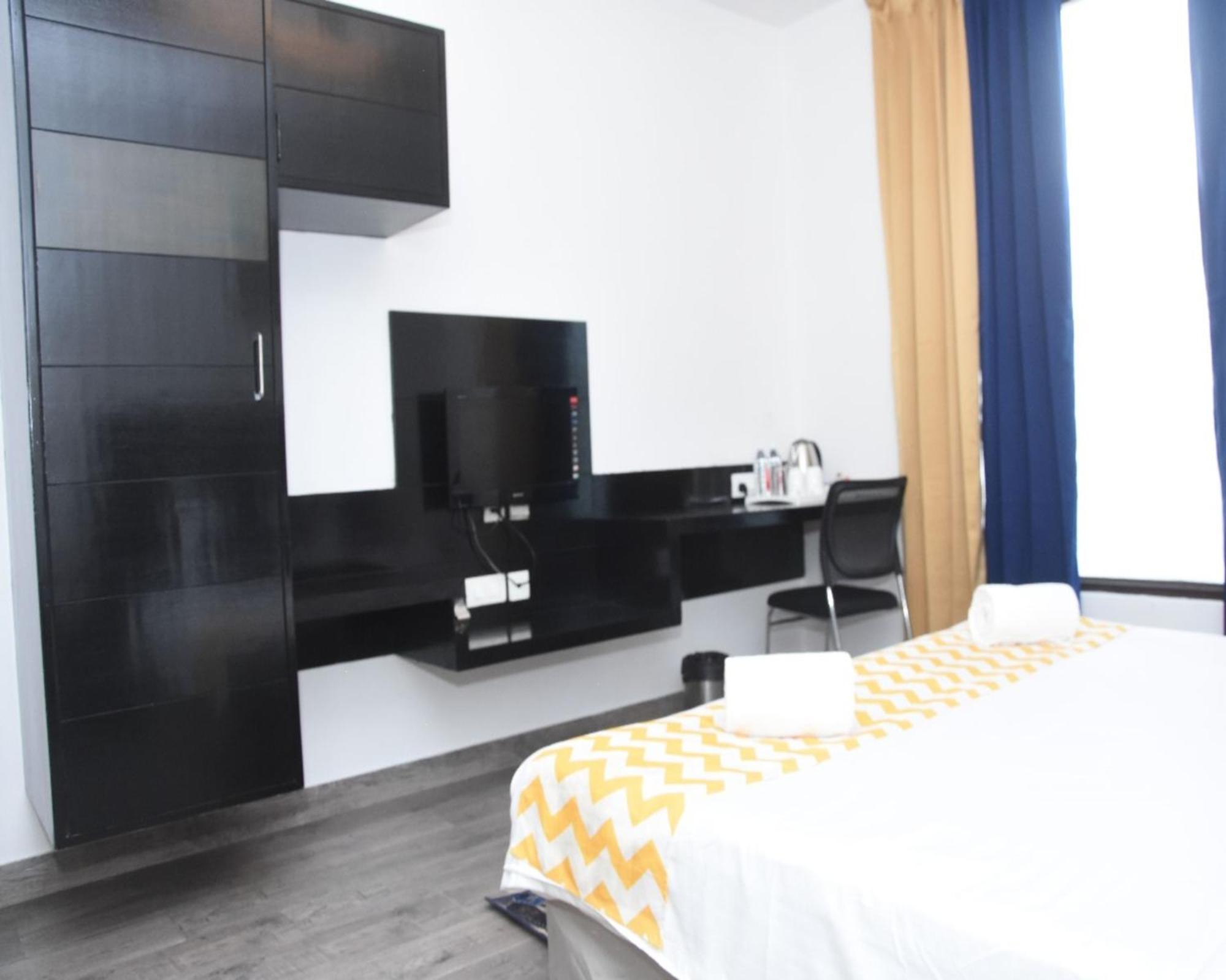 Fabhotel Posh Classic Gurgaon Eksteriør billede
