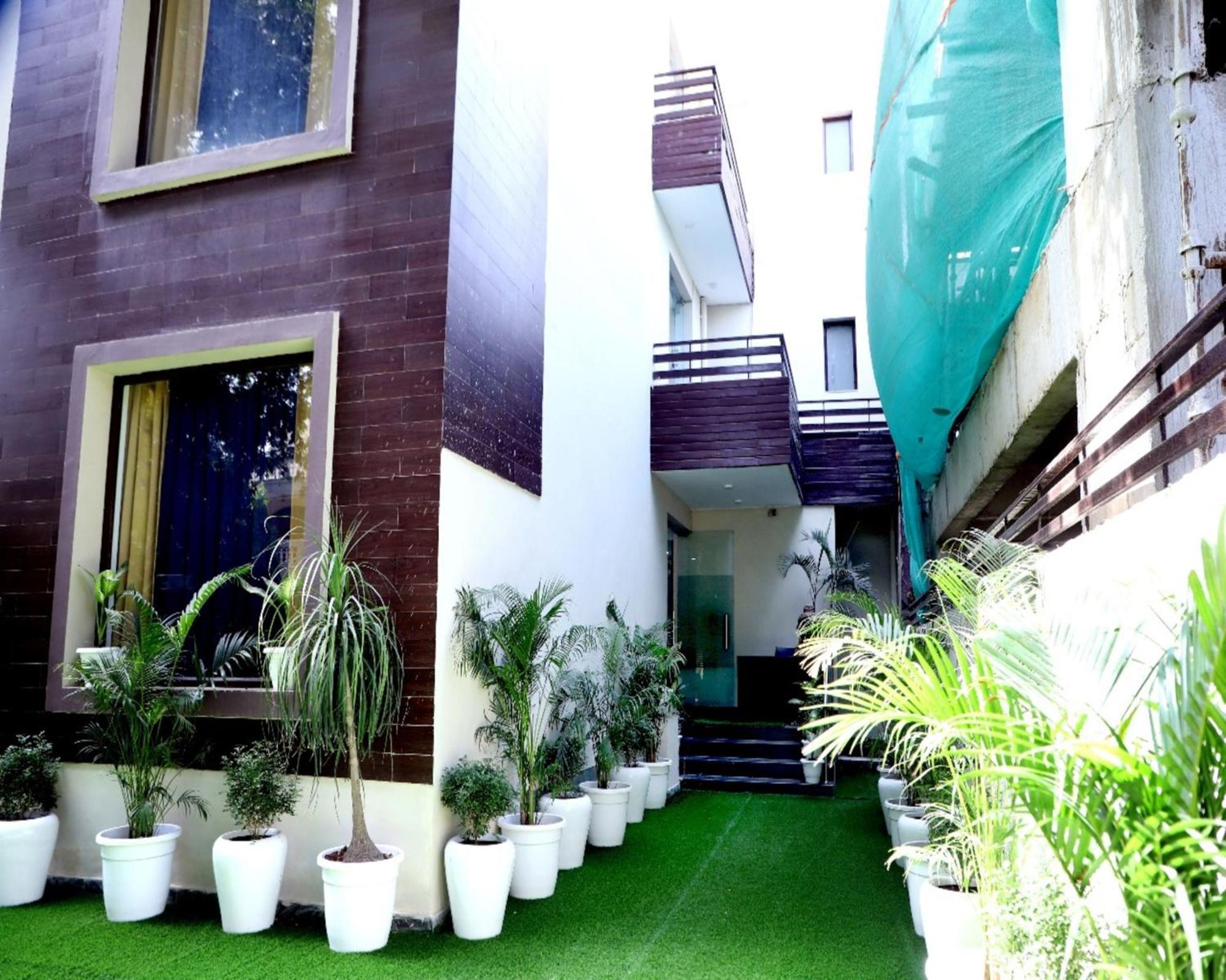 Fabhotel Posh Classic Gurgaon Eksteriør billede